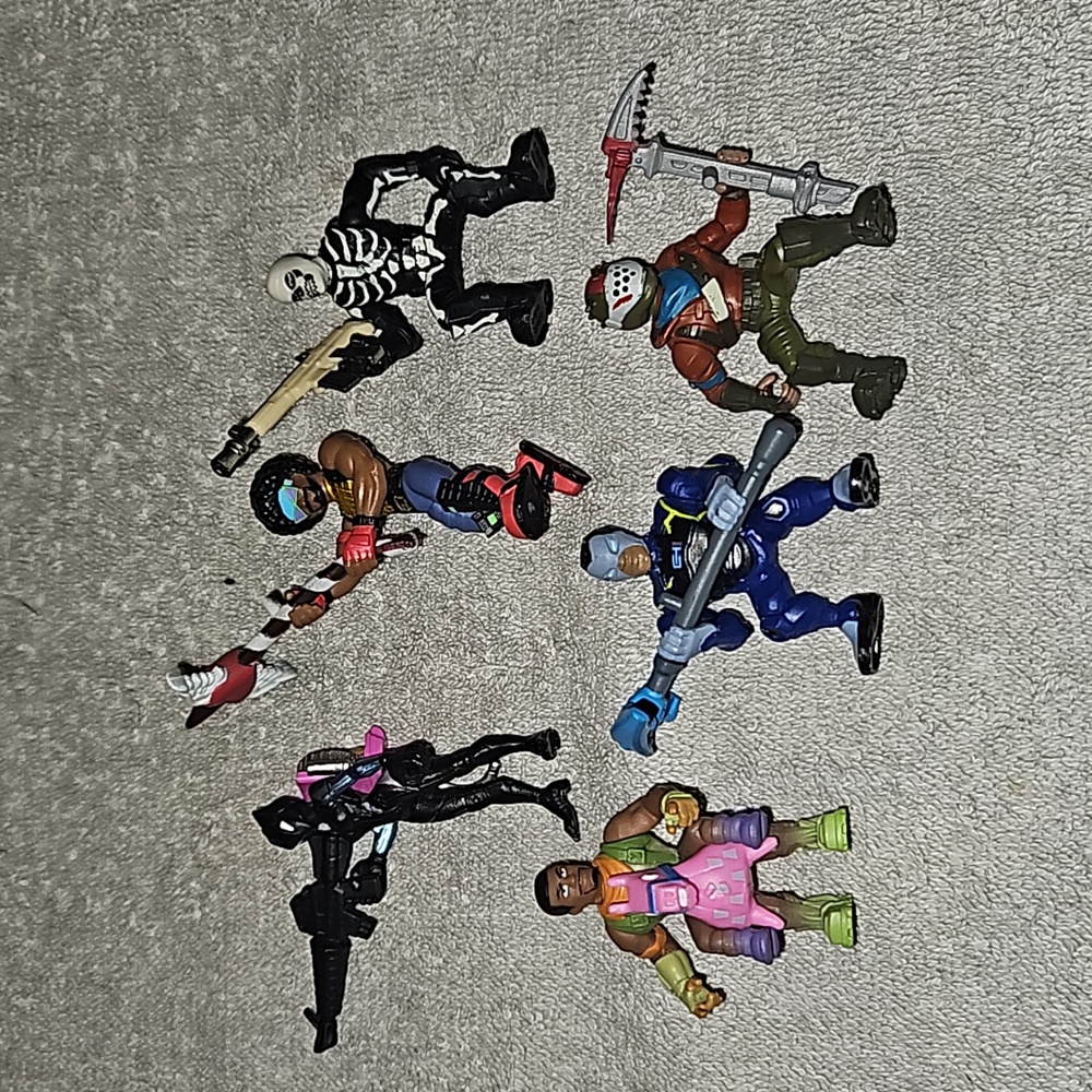 Fortnite 2 inch figures